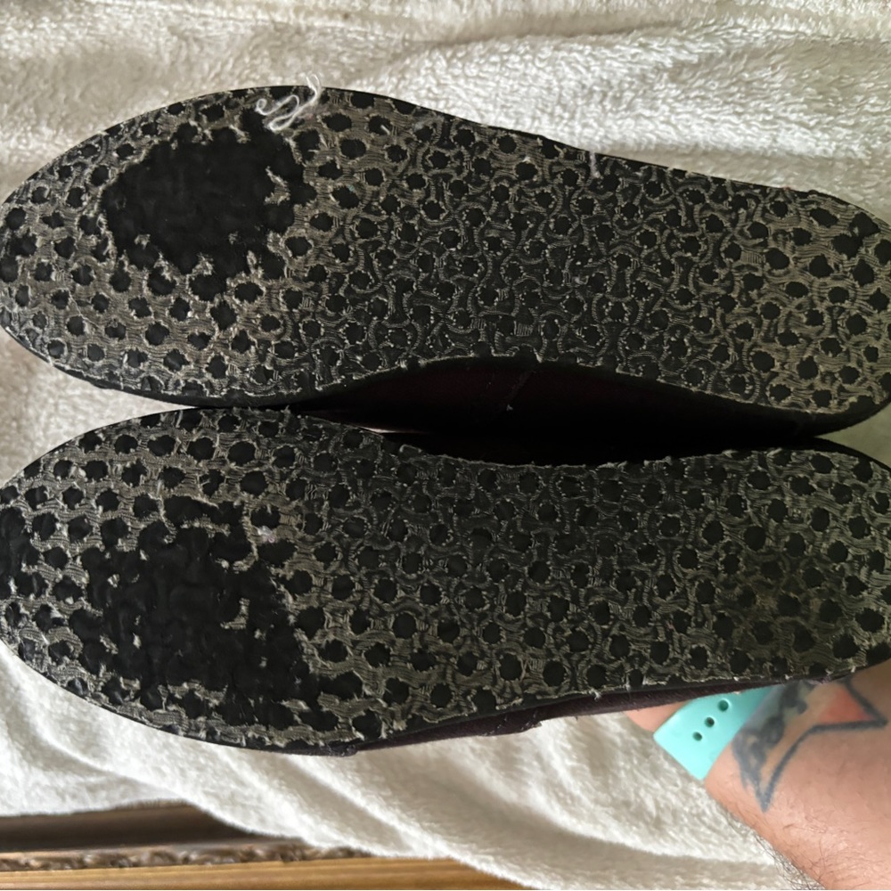 Toms - Picture 2 of 3